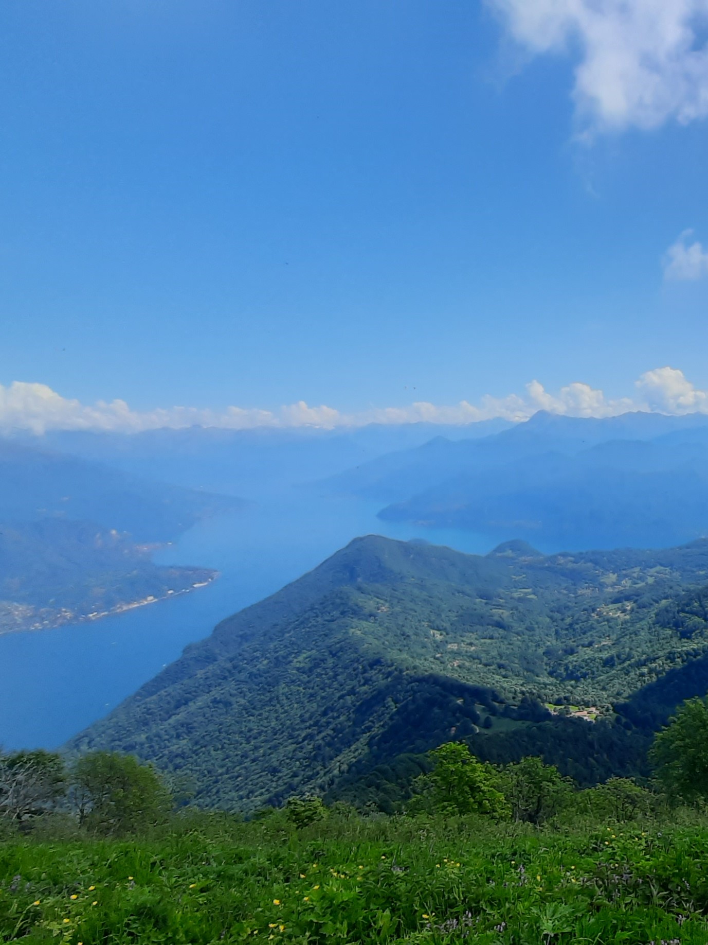 Vista dal Monte San Primo - Best Trek